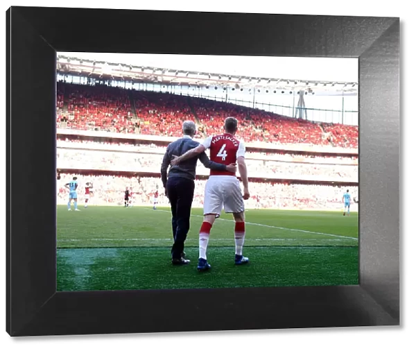 Arsene Wenger and Per Mertesacker: A Moment from Arsenal's 2017-18 Premier League Season