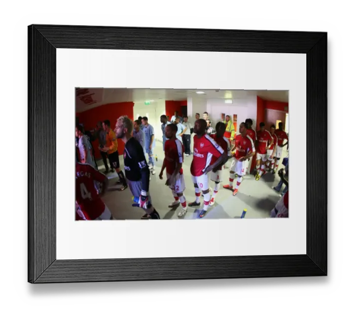 Framed Print : The Arsenal team line up before the match