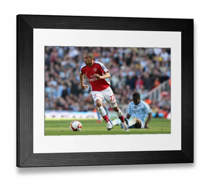 Framed Print : Gael Clichy (Arsenal) Shaun Wright-Phillips (Man City)