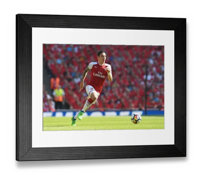 Framed Print : Hector Bellerin in Action: Arsenal vs Burnley, Premier League 2017-18 Framed Print : Hector Bellerin in Action: Arsenal vs Burnley, Premier League 2017-18