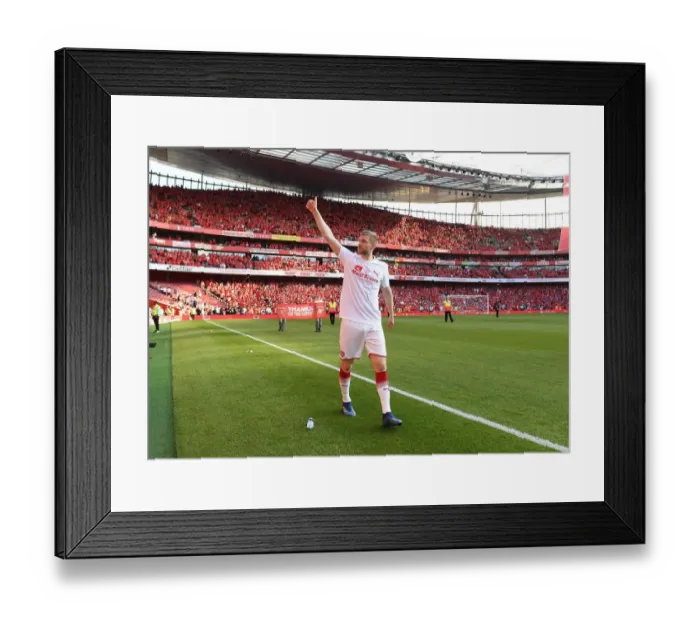 Framed Print : Per Mertesacker's Emotional Farewell: A Arsenal Legend Bids Adieu at Emirates Stadium (2017-18) Framed Print : Per Mertesacker's Emotional Farewell: A Arsenal Legend Bids Adieu at Emirates Stadium (2017-18)