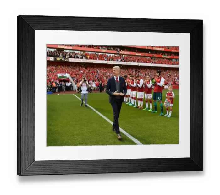 Framed Print : Arsene Wenger's Emotional Farewell: A Guard of Honor from Arsenal Players and Fans (2017-18) Framed Print : Arsene Wenger's Emotional Farewell: A Guard of Honor from Arsenal Players and Fans (2017-18)