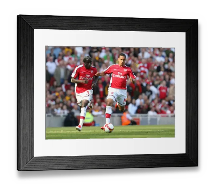 Framed Print : Arsenal Victory: Walcott and Sagna Celebrate 2-0 Over Manchester City, 2009 Framed Print : Arsenal Victory: Walcott and Sagna Celebrate 2-0 Over Manchester City, 2009