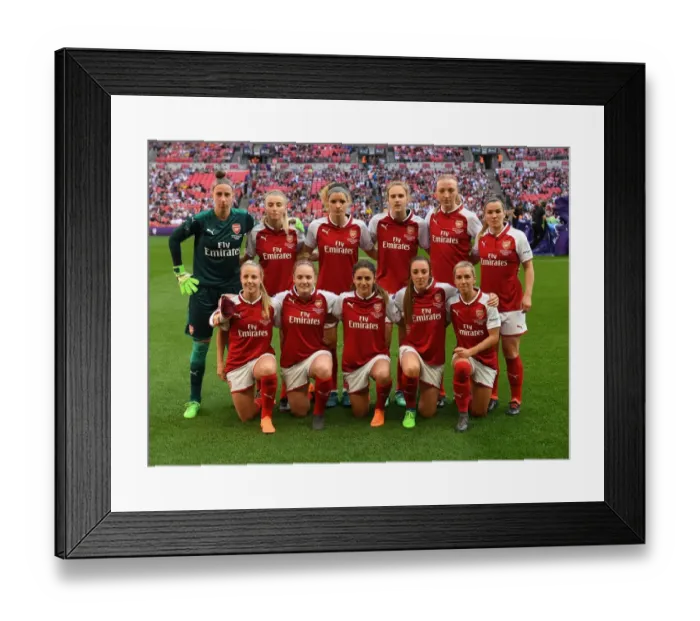 Framed Print : Arsenal Women's Team before the FA Cup Final against Chelsea Ladies (2018) Framed Print : Arsenal Women's Team before the FA Cup Final against Chelsea Ladies (2018)