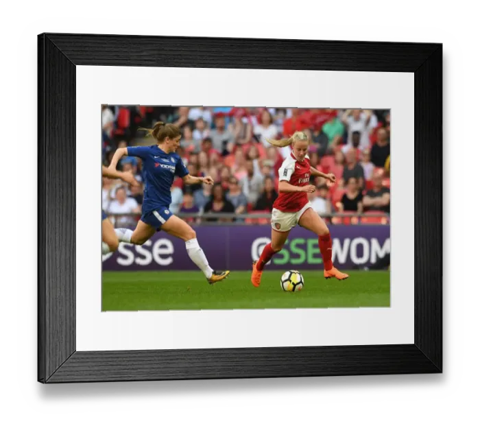 Framed Print : Beth Mead: Arsenal Women's Star Shines Bright at FA Cup Final vs. Chelsea Ladies