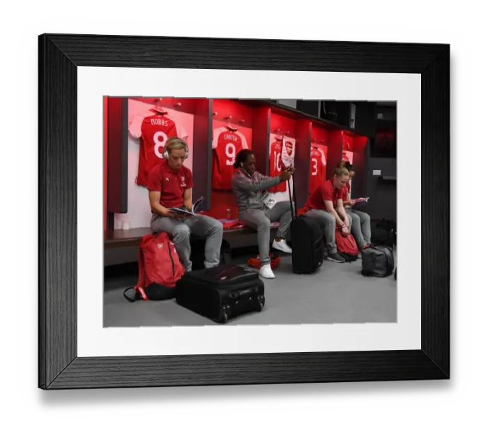 Framed Print : Arsenal's Nobbs, Carter, and Little Prepare for FA Cup Final Showdown Against Chelsea
