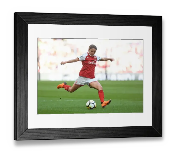 Framed Print : Arsenal's Danielle van Donk in Action at the FA Cup Final: Arsenal Women vs. Chelsea Ladies
