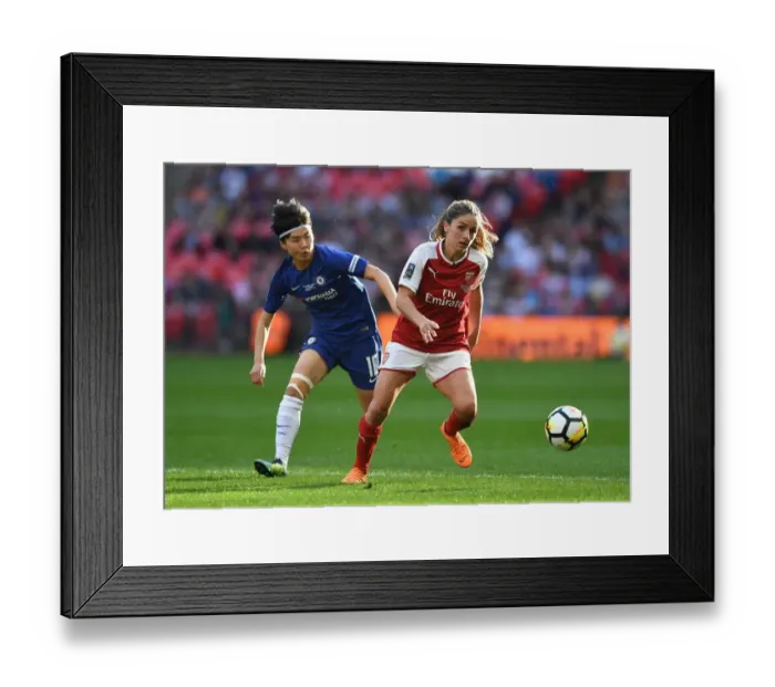 Framed Print : Arsenal's Danielle van de Donk vs. Chelsea's Ji So-yun: FA Cup Final Showdown