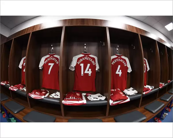 Arsenal Changing Room: Gearing Up for the Leicester Showdown (2017-18)