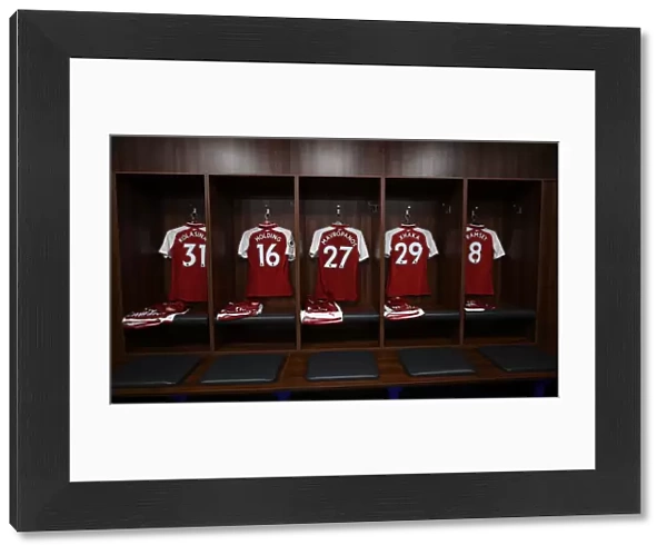 Arsenal Changing Room: Gearing Up for the Leicester Showdown (Premier League 2017-18)