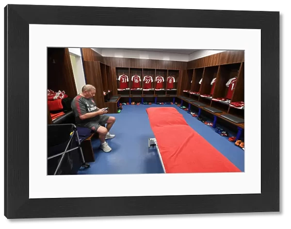 Vic Akers in Arsenal's Away Changing Room Before Leicester City Match (2017-18)