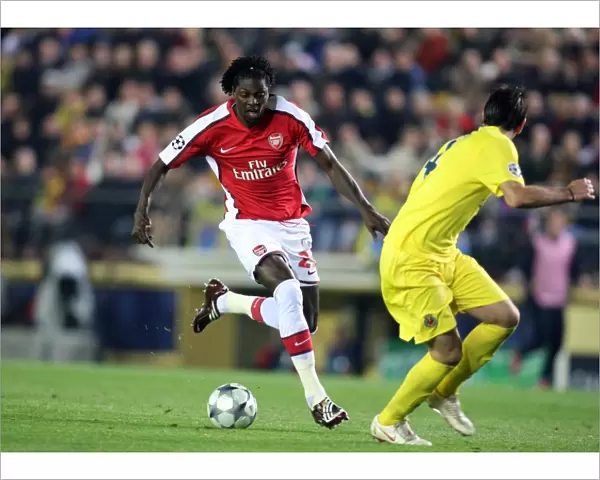 Emmanuel Adebayor (Arsenal) Diego Godin (Villarreal)