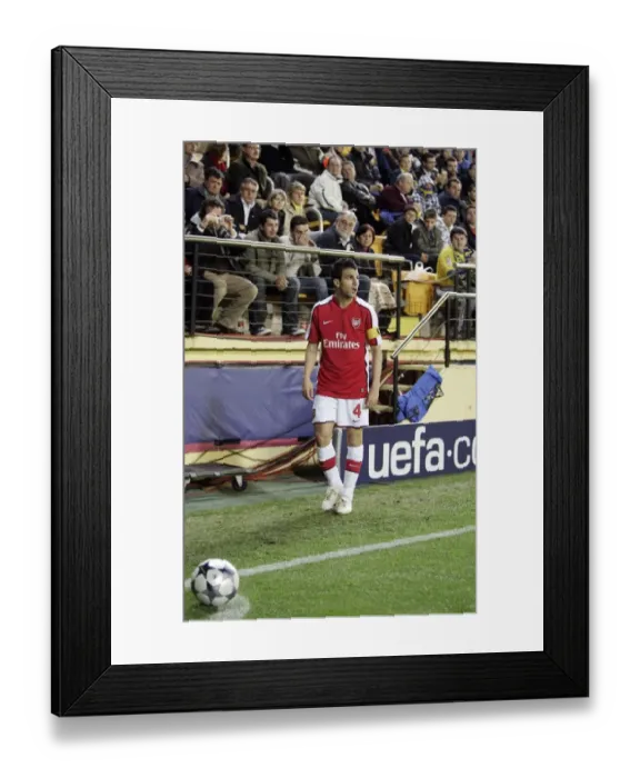 Framed Print : Battle at El Madrigal: Arsenal vs Villarreal - Cesc Fabregas's Champion's League Showdown
