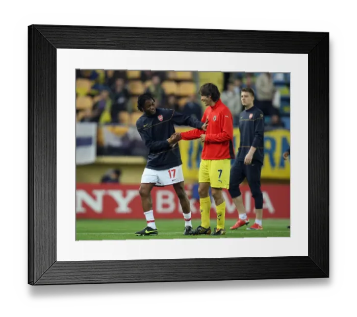 Framed Print : Alex Song (Arsenal) Robert Pires (Villarreal) Framed Print : Alex Song (Arsenal) Robert Pires (Villarreal)