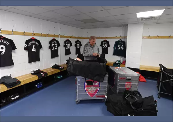Vic Akers: Last Match as Arsenal Kit Manager vs. Huddersfield Town, May 2018