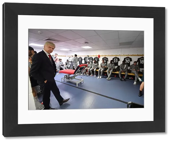 Arsene Wenger in the Huddersfield Changing Room Before Arsenal's Premier League Match (2017-18)