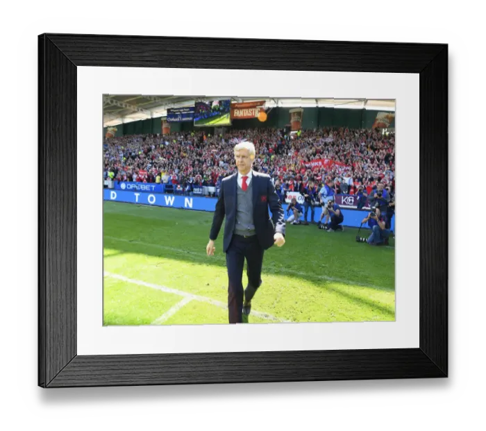 Framed Print : Arsene Wenger's Farewell: Huddersfield Town vs. Arsenal (May 2018, Premier League) Framed Print : Arsene Wenger's Farewell: Huddersfield Town vs. Arsenal (May 2018, Premier League)