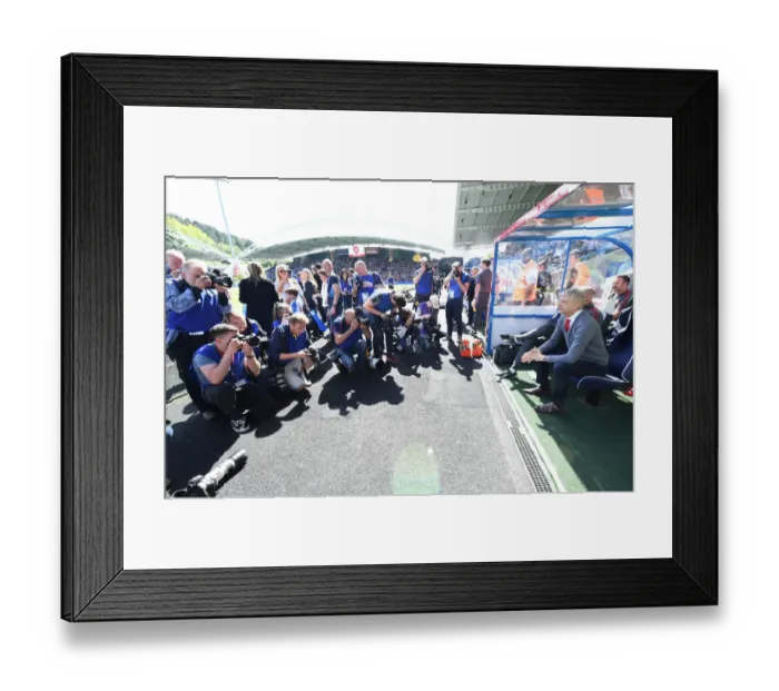 Framed Print : Arsene Wenger on the Huddersfield Touchline: Arsenal vs. Huddersfield Town, Premier League (2017-18) Framed Print : Arsene Wenger on the Huddersfield Touchline: Arsenal vs. Huddersfield Town, Premier League (2017-18)