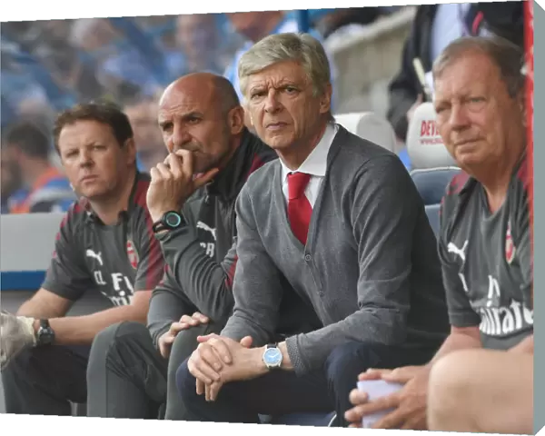 Arsene Wenger and Steve Bould: Focused at Huddersfield Town vs Arsenal (2017-18)