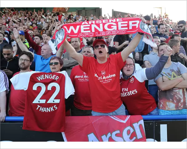 Arsenal Fans Honour Arsene Wenger with Banners at Huddersfield Match