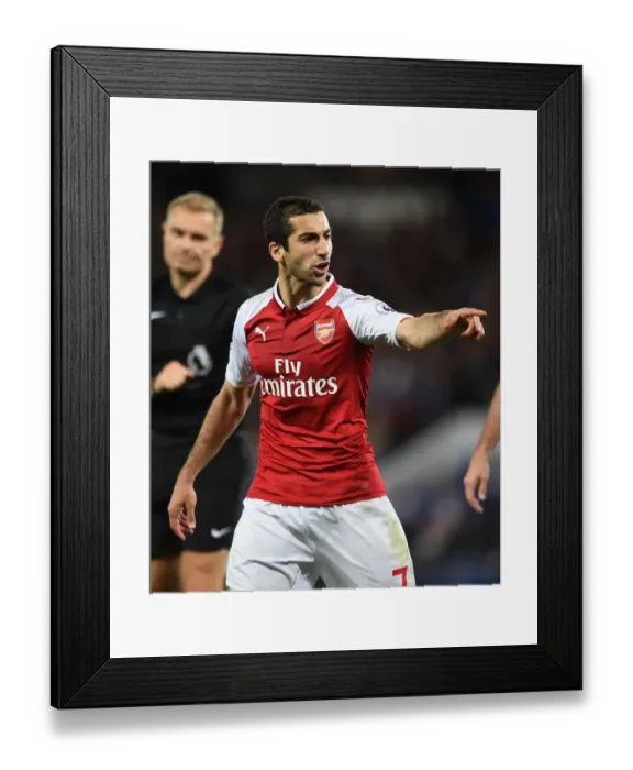 Framed Print : Henrikh Mkhitaryan: In Action Against Leicester City, Premier League 2017-18 Framed Print : Henrikh Mkhitaryan: In Action Against Leicester City, Premier League 2017-18