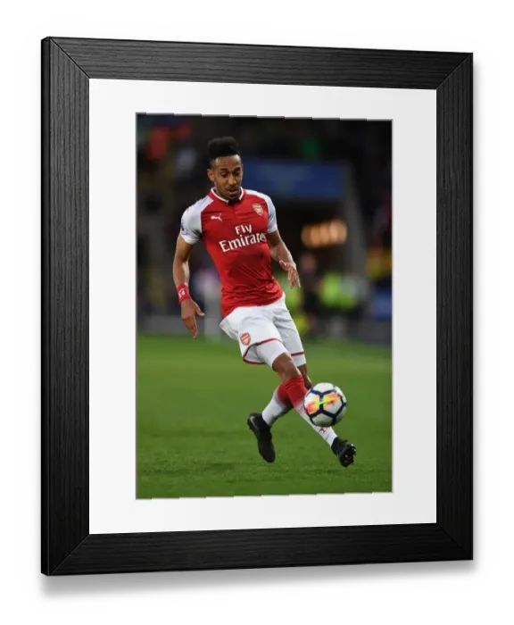 Framed Print : Pierre-Emerick Aubameyang in Action: Leicester City vs. Arsenal, Premier League 2017-18 Framed Print : Pierre-Emerick Aubameyang in Action: Leicester City vs. Arsenal, Premier League 2017-18
