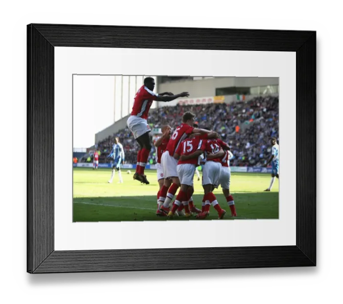 Framed Print : Theo Walcott's Thrilling Goal: Arsenal's 4-1 Victory Over Wigan Athletic (11 / 4 / 09)