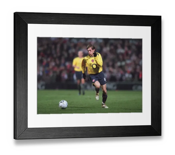 Framed Print : Arturo Lupoli (Arsenal). Doncaster Rovers 2: 2 Arsenal