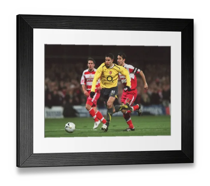 Framed Print : Robin van Persie (Arsenal) Steve Foster (Doncaster)
