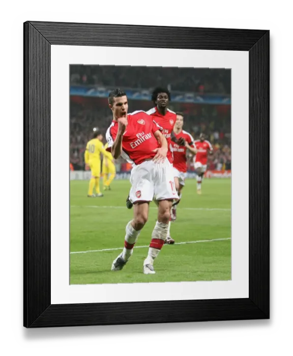 Framed Print : Robin van Persie's Triumph: Arsenal's Unforgettable 3-0 Victory Over Villarreal in the UEFA Champions League Quarterfinals