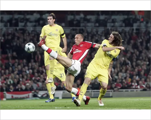 Mikael Silvestre (Arsenal) Gonzalo Rodriguez (Villarreal)