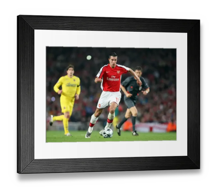 Framed Print : Robin van Persie's Hat-Trick: Arsenal's 3-0 Quarterfinal Victory over Villarreal in UEFA Champions League