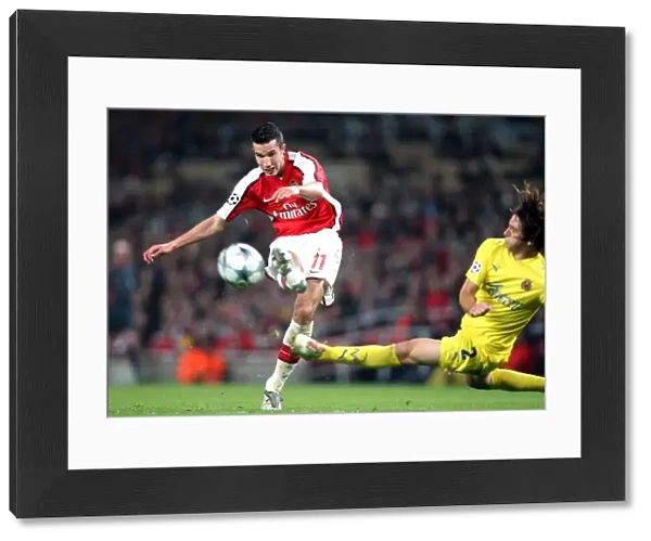 Robin van Persie (Arsenal) Gonzalo Rodriguez (Villarreal)