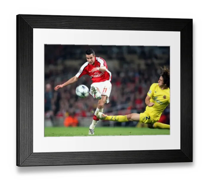 Framed Print : Robin van Persie (Arsenal) Gonzalo Rodriguez (Villarreal) Framed Print : Robin van Persie (Arsenal) Gonzalo Rodriguez (Villarreal)