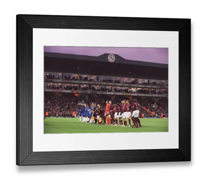 Framed Print : The Arsenal and Chelsea teams line up before the match. Arsenal 0: 2 Chelsea Framed Print : The Arsenal and Chelsea teams line up before the match. Arsenal 0: 2 Chelsea