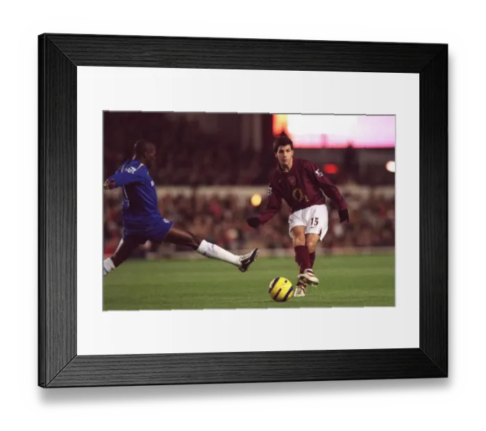 Framed Print : Cesc Fabregas (Arensal) Claude Makelele (Chelsea). Arsenal 0: 2 Chelsea