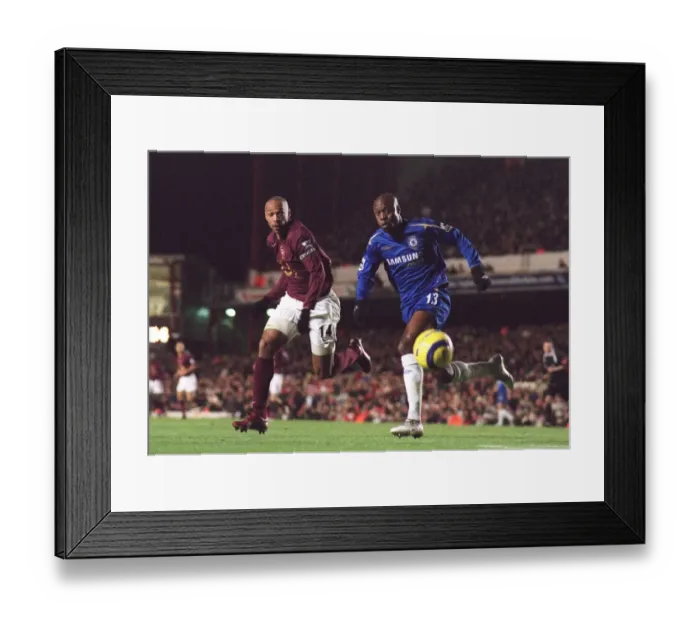Framed Print : Thierry Henry (Arensal) William Gallas (Chelsea). Arsenal 0: 2 Chelsea