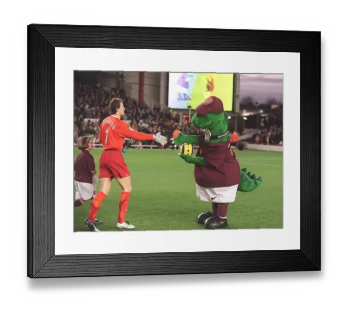 Framed Print : Jens Lehmann (Arsenal) shakes hands with Gunner before the match Framed Print : Jens Lehmann (Arsenal) shakes hands with Gunner before the match