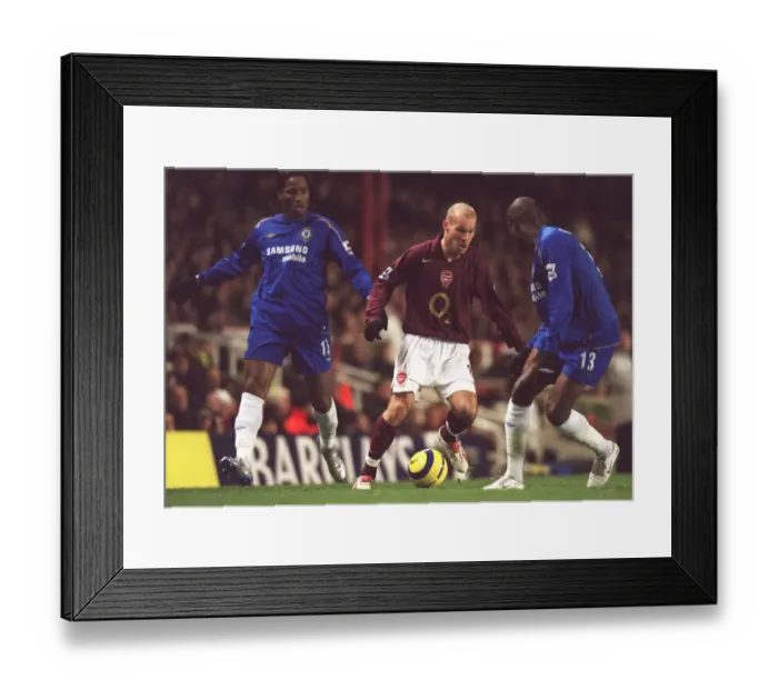 Framed Print : Freddie Ljungberg (Arensal) William Gallas (Chelsea). Arsenal 0: 2 Chelsea
