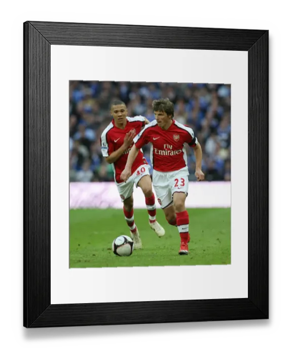 Framed Print : Andrey Arshavin and Kieran Gibbs (Arsenal)