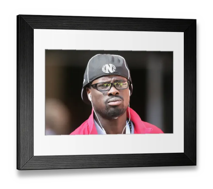 Framed Print : Arsenal's Emmanuel Eboue in FA Cup Semi-Final Defeat to Chelsea at Wembley, 2009 Framed Print : Arsenal's Emmanuel Eboue in FA Cup Semi-Final Defeat to Chelsea at Wembley, 2009