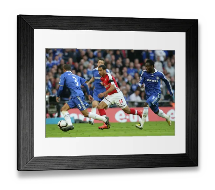 Framed Print : Theo Walcott (Arsenal) Ashley Cole and Michael Essien (Chelsea)