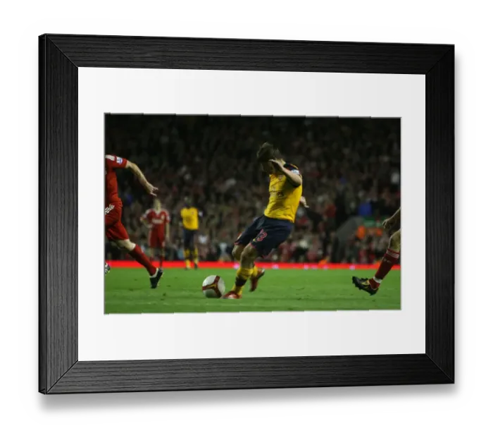 Framed Print : Arshavin Stuns Liverpool: Dramatic Goal Brings Arsenal Level