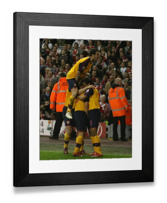 Framed Print : Andrey Arshavin celebrates scoring the 4th Arsenal goal