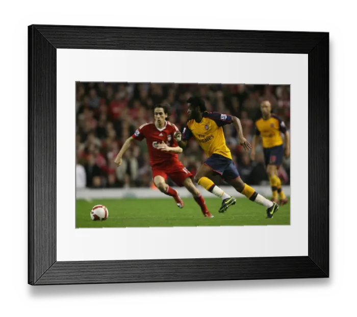 Framed Print : Alex Song (Arsenal) Yossi Benayoun (Liverpool)