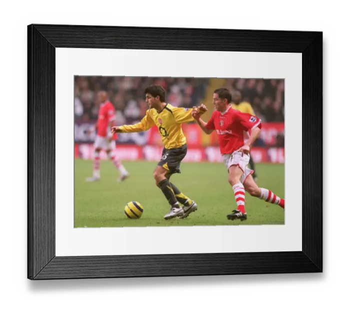 Framed Print : Cesc Fabregas (Arsenal) Matt Holland (Charlton). Charlton Athletic 0: 1 Arsenal Framed Print : Cesc Fabregas (Arsenal) Matt Holland (Charlton). Charlton Athletic 0: 1 Arsenal