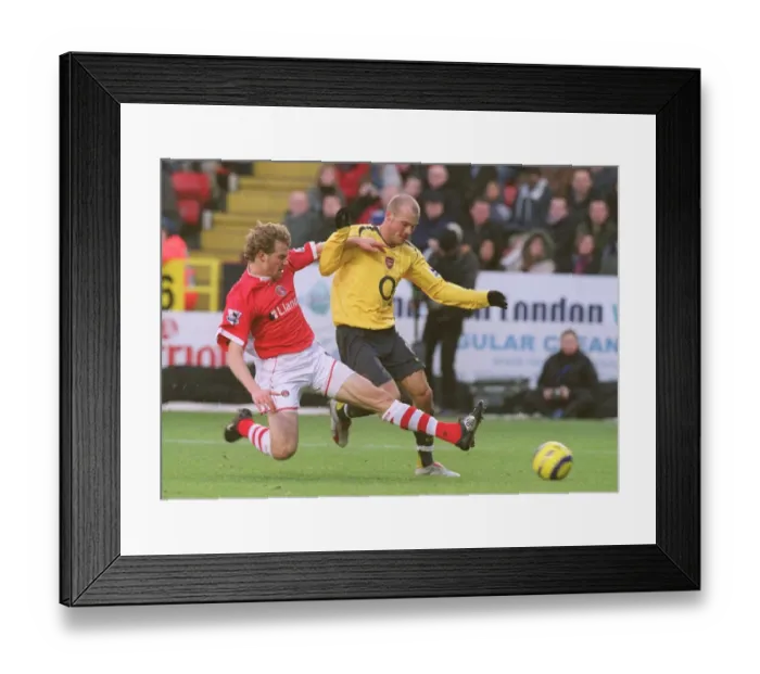 Framed Print : Freddie Ljungberg (Arsenal) Jonathan Spector (Charlton) Framed Print : Freddie Ljungberg (Arsenal) Jonathan Spector (Charlton)