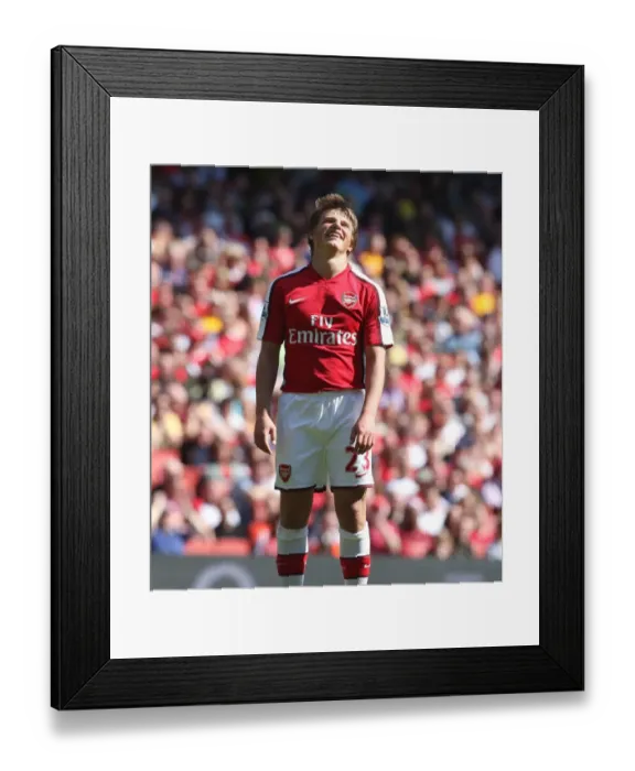 Framed Print : Andrey Arshavin's Brilliant Performance: Arsenal 2-0 Middlesbrough, Barclays Premier League, Emirates Stadium (April 26, 2009)
