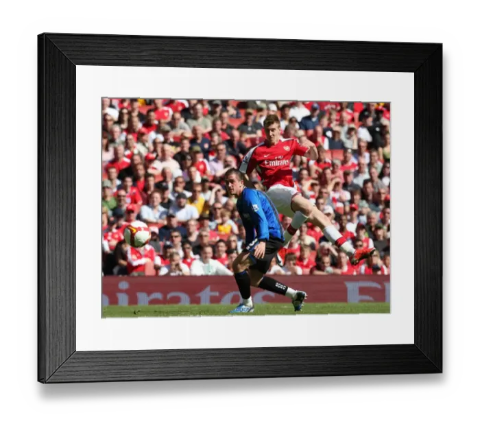 Framed Print : Nicklas Bendtner (Arsenal) Andrew Taylor (Middlesbrough) Framed Print : Nicklas Bendtner (Arsenal) Andrew Taylor (Middlesbrough)