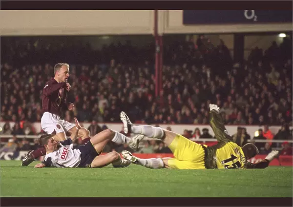 Dennis Bergkamp scores Arsenals 1st goal. Arsenal 4: 0 Portsmouth